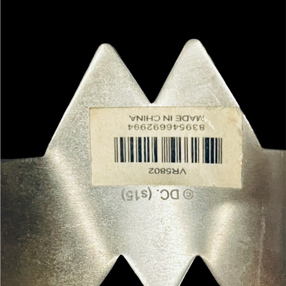 Wonder Woman Bracelet and Earrings set. DC Comics - Picture 4 of 5